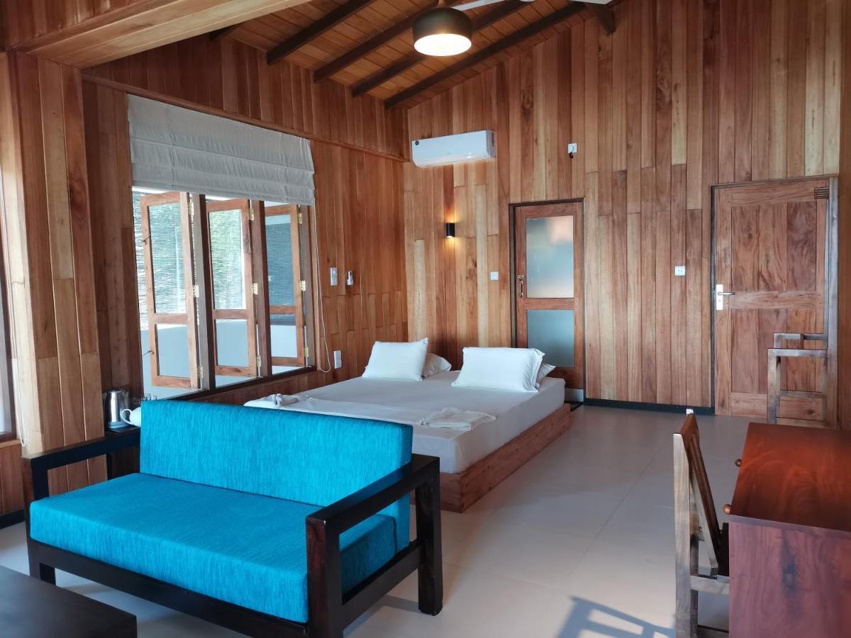Mountain Wave Hotel And Surfshop Hikkaduwa Buitenkant foto