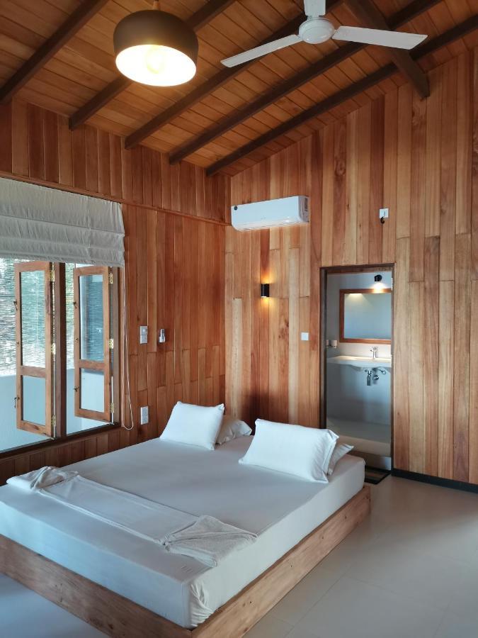Mountain Wave Hotel And Surfshop Hikkaduwa Buitenkant foto