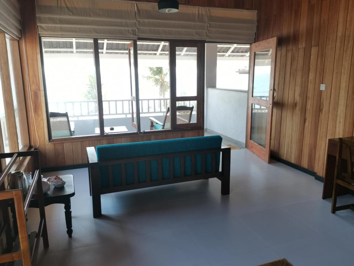 Mountain Wave Hotel And Surfshop Hikkaduwa Buitenkant foto