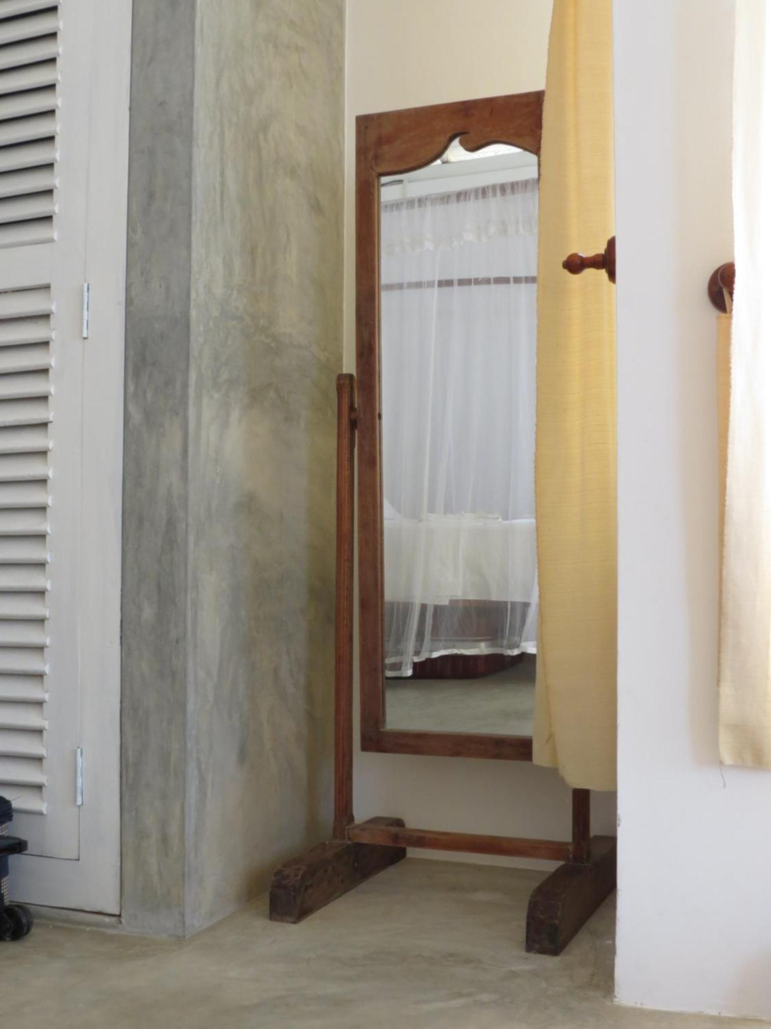 Mountain Wave Hotel And Surfshop Hikkaduwa Kamer foto