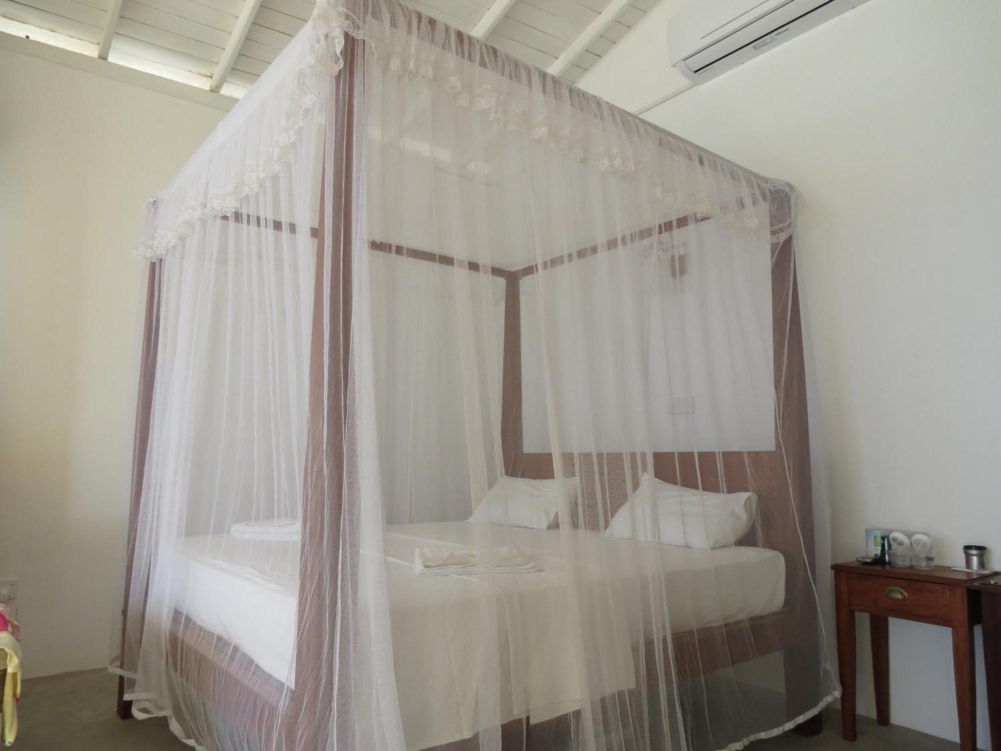 Mountain Wave Hotel And Surfshop Hikkaduwa Kamer foto