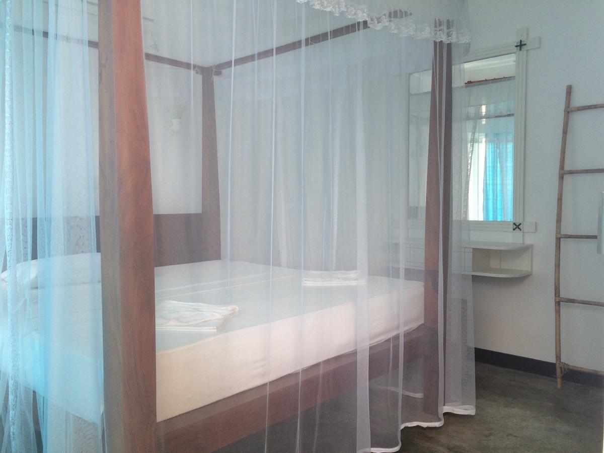 Mountain Wave Hotel And Surfshop Hikkaduwa Buitenkant foto