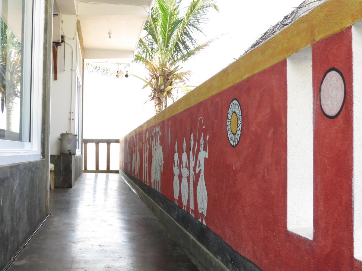 Mountain Wave Hotel And Surfshop Hikkaduwa Buitenkant foto