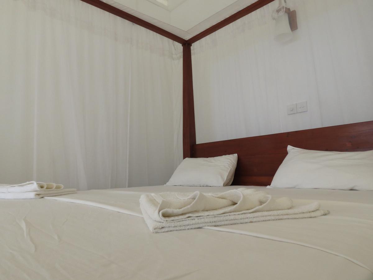 Mountain Wave Hotel And Surfshop Hikkaduwa Buitenkant foto