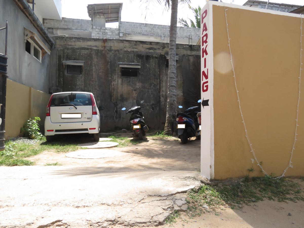 Mountain Wave Hotel And Surfshop Hikkaduwa Buitenkant foto